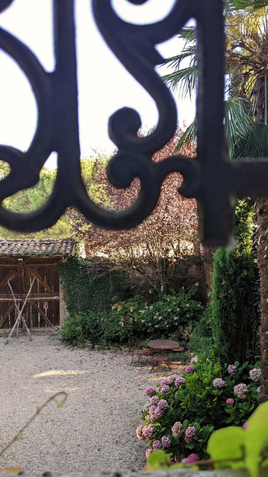 Le Clos Du Perret Chaussan Exterior foto