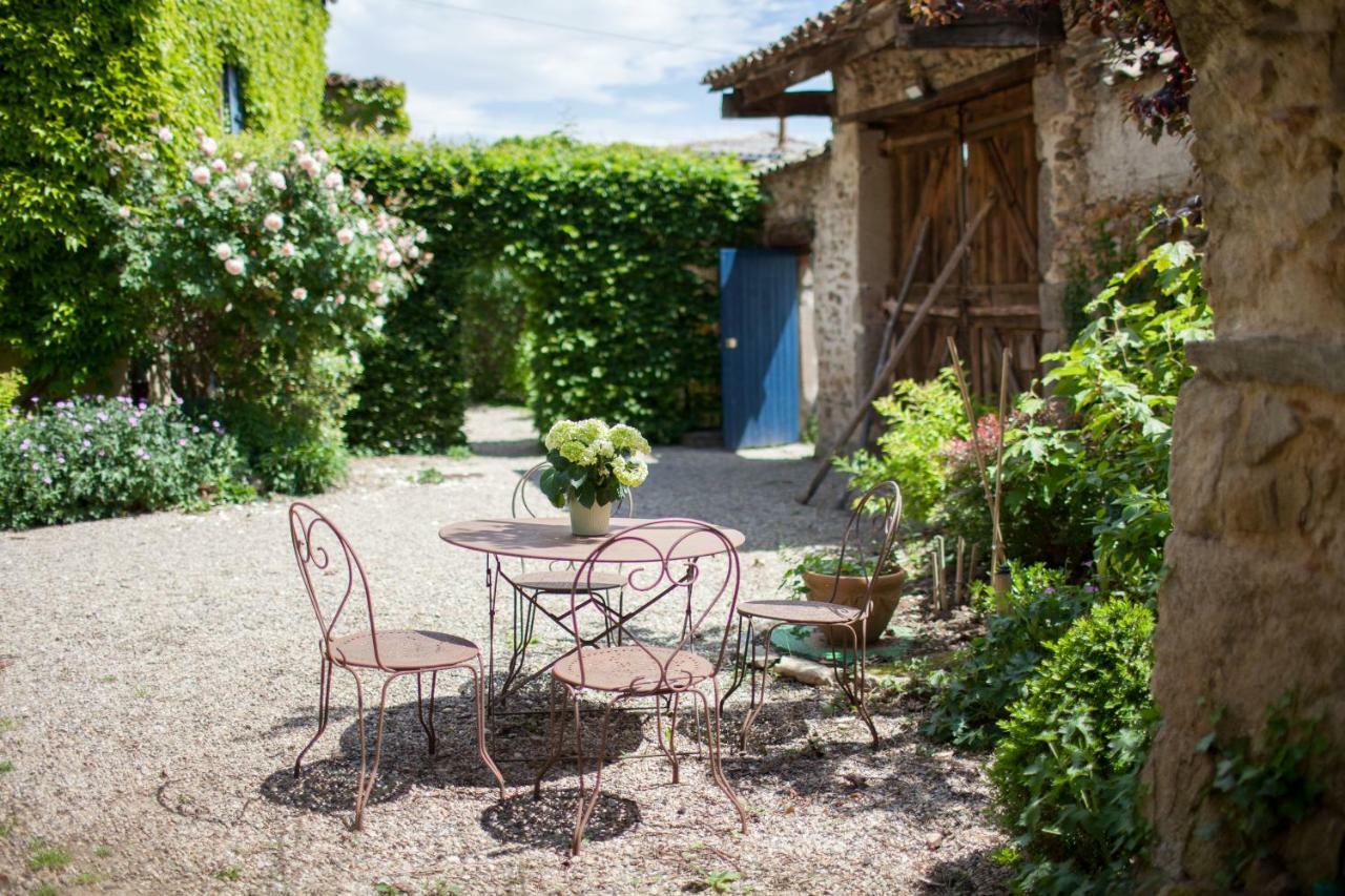 Le Clos Du Perret Chaussan Exterior foto